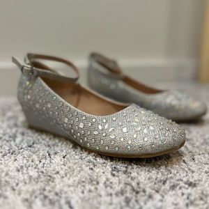 Girl’s size 4 dress shoes